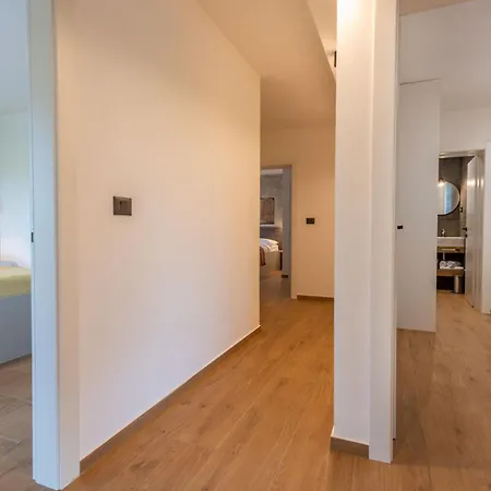 Holiday home Mochi, A Beautiful Modern In A Tranquil Enviroment Pican