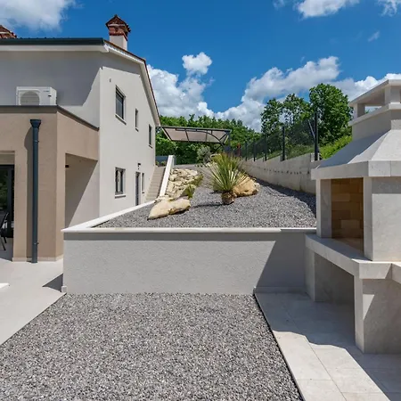 Holiday home Mochi, A Beautiful Modern In A Tranquil Enviroment