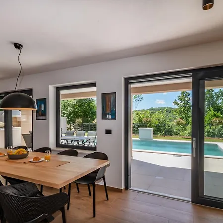 Mochi, A Beautiful Modern In A Tranquil Enviroment Holiday home *