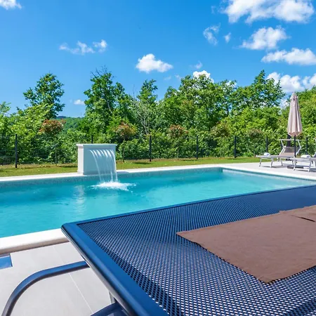 בית נופש Mochi, A Beautiful Modern In A Tranquil Enviroment