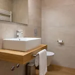 Mochi, A Beautiful Modern In A Tranquil Enviroment