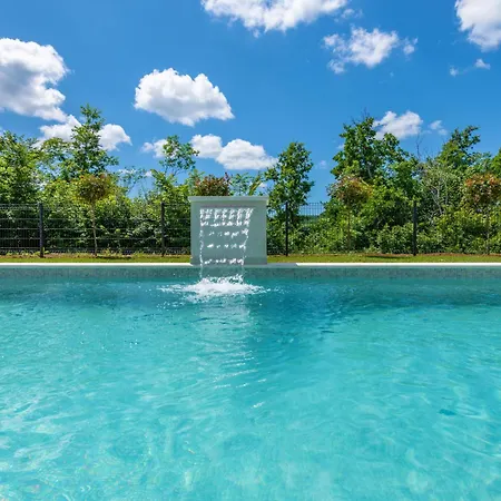 Vikendica Mochi, A Beautiful Modern In A Tranquil Enviroment *